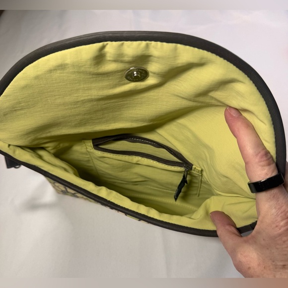 Petunia Pickle Bottom Clutch/Shoulder Bag - Green Daisy Floral - Picture 5 of 10